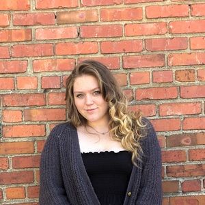 Meet your Posher, Aly